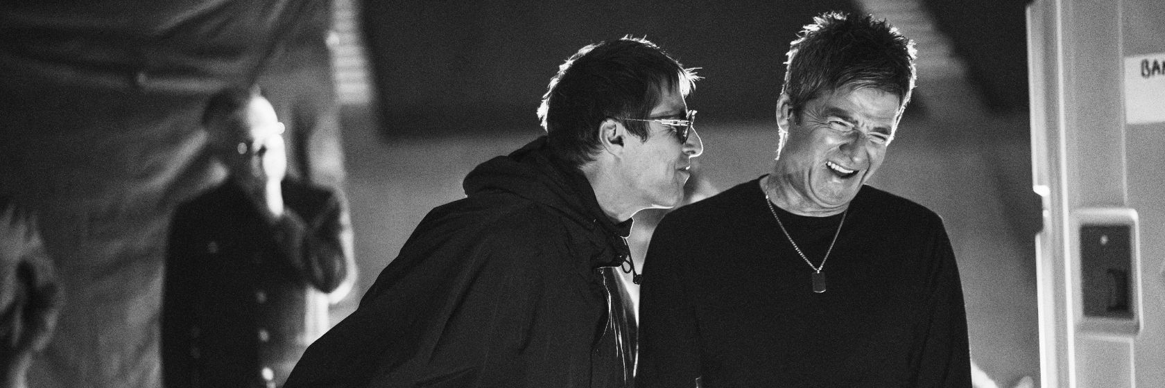 Oasis Dont Look Back in Anger 1680x560